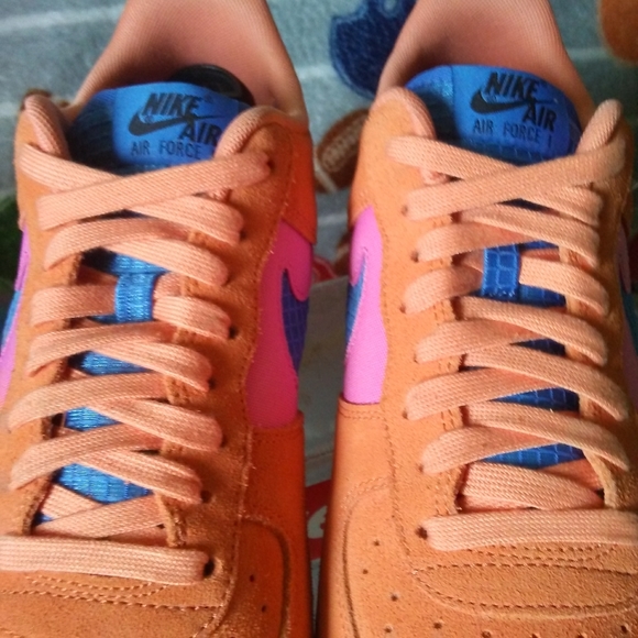 Nike Air Force 1 Shoes - Picture 4 of 13